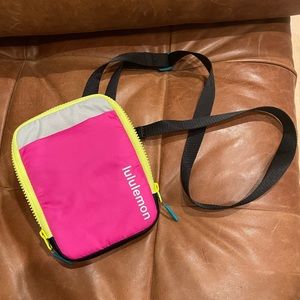 Lululemon hip sack
